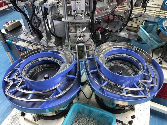 قیمت خوب غیر استاندارد مونتاژ اتوماتیک سوزن های جمع آوری خون ایمنی کنترل PLC آسان برای کار آنلاین