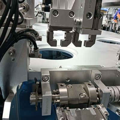 قیمت خوب تولید با سرعت بالا ماشین مونتاژ کلاه CRC OEM اتوماتیک برای کلاه های چند قطعه آنلاین