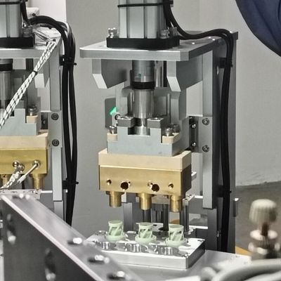 سرعت کار ثابت و دقت بالای مونتاژ دستگاه مونتاژ خیس کننده سیلیکون ژل پر کردن سیلیکون
