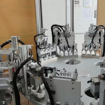 قیمت خوب 220V Voltage Desiccant Cap Assembly Machine with 100% Qualification Check and Vibrating Feeder for Pharmaceutical Use آنلاین